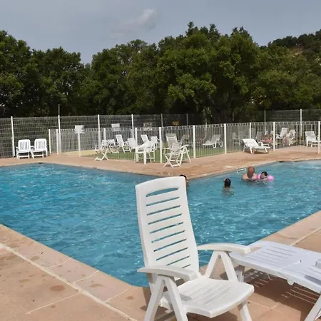 Willa Mazet Lou Pour 4 Personnes Avec Piscine Commune Et Tennis A La Londe-les-Maures